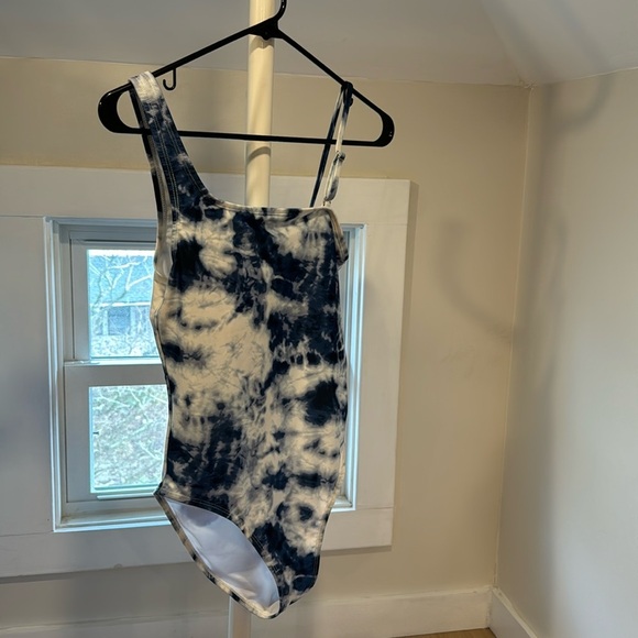 Aeropostale tye dye one shoulder one piece bathing suit, Size M - Picture 2 of 6